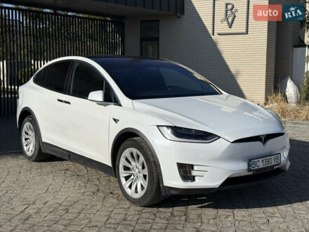 Білий Тесла Модель Х, об'ємом двигуна 0 л та пробігом 61 тис. км за 29500 $, фото 1 на Automoto.ua