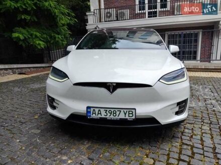 Білий Тесла Модель Х, об'ємом двигуна 0 л та пробігом 23 тис. км за 65000 $, фото 1 на Automoto.ua