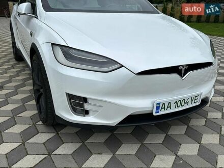 Белый Тесла Модель Х, объемом двигателя 0 л и пробегом 82 тыс. км за 30000 $, фото 1 на Automoto.ua