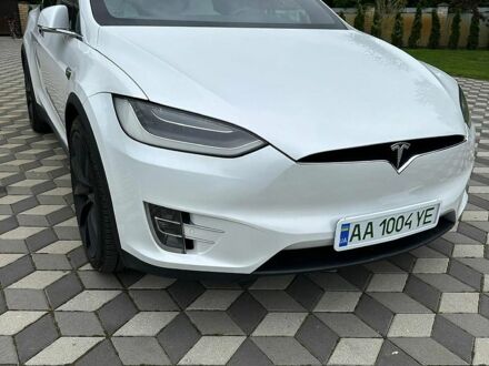 Білий Тесла Модель Х, об'ємом двигуна 0 л та пробігом 82 тис. км за 30000 $, фото 1 на Automoto.ua