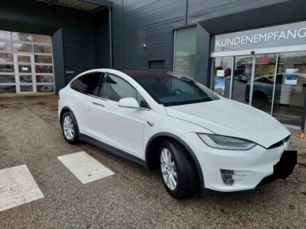 Тесла Модель Х 2019 у Стрые на Automoto.ua Білий Тесла Модель Х, об'ємом двигуна 0 л та пробігом 40 тис. км за 20000 $, фото 1 на Automoto.ua