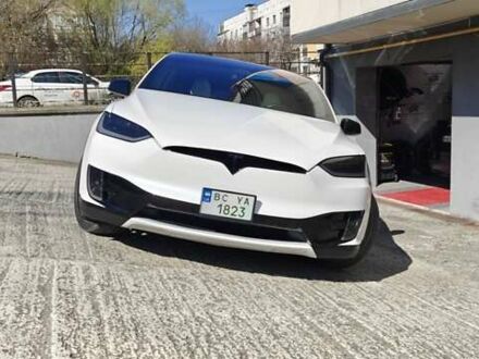 Белый Тесла Модель Х, объемом двигателя 0 л и пробегом 112 тыс. км за 34500 $, фото 1 на Automoto.ua