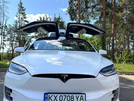 Белый Тесла Модель Х, объемом двигателя 0.53 л и пробегом 86 тыс. км за 29999 $, фото 1 на Automoto.ua