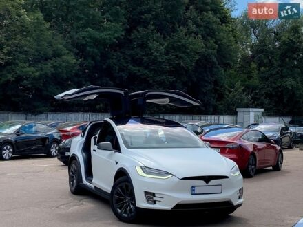Белый Тесла Модель Х, объемом двигателя 0 л и пробегом 129 тыс. км за 28500 $, фото 1 на Automoto.ua