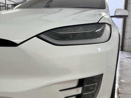 Білий Тесла Модель Х, об'ємом двигуна 0 л та пробігом 85 тис. км за 52000 $, фото 1 на Automoto.ua