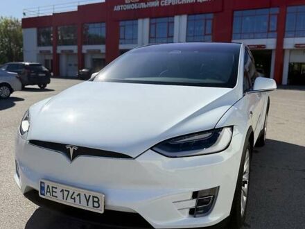Белый Тесла Модель Х, объемом двигателя 0 л и пробегом 97 тыс. км за 37000 $, фото 1 на Automoto.ua