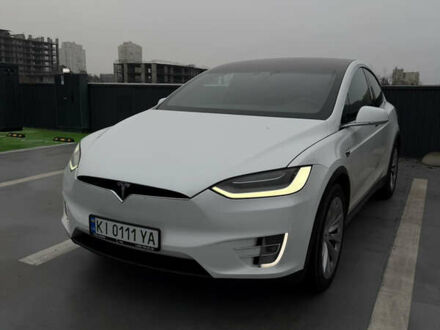 Белый Тесла Модель Х, объемом двигателя 0 л и пробегом 120 тыс. км за 31500 $, фото 1 на Automoto.ua