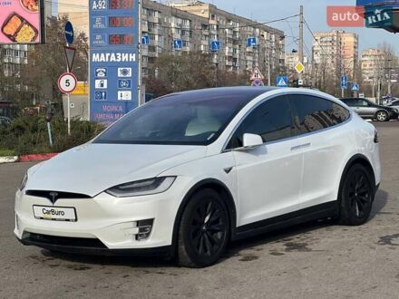Белый Тесла Модель Х, объемом двигателя 0 л и пробегом 113 тыс. км за 30500 $, фото 1 на Automoto.ua