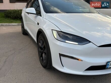 Белый Тесла Модель Х, объемом двигателя 0 л и пробегом 17 тыс. км за 56000 $, фото 1 на Automoto.ua