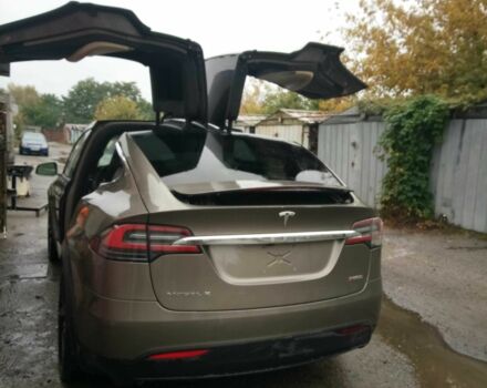 Бежевый Тесла Модель Х, объемом двигателя 0 л и пробегом 175 тыс. км за 19360 $, фото 1 на Automoto.ua