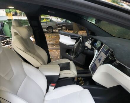 Черный Тесла Модель Х, объемом двигателя 0 л и пробегом 120 тыс. км за 25000 $, фото 7 на Automoto.ua