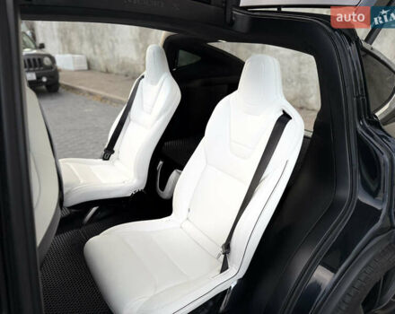 Черный Тесла Модель Х, объемом двигателя 0 л и пробегом 112 тыс. км за 37700 $, фото 34 на Automoto.ua