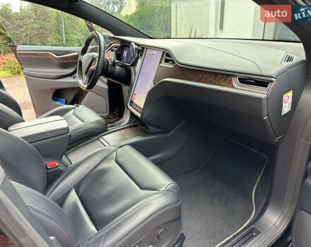 Черный Тесла Модель Х, объемом двигателя 0 л и пробегом 219 тыс. км за 24900 $, фото 4 на Automoto.ua