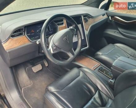 Черный Тесла Модель Х, объемом двигателя 0 л и пробегом 42 тыс. км за 24000 $, фото 5 на Automoto.ua