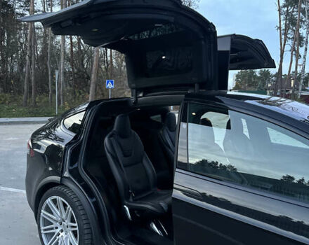 Черный Тесла Модель Х, объемом двигателя 0 л и пробегом 194 тыс. км за 19999 $, фото 25 на Automoto.ua