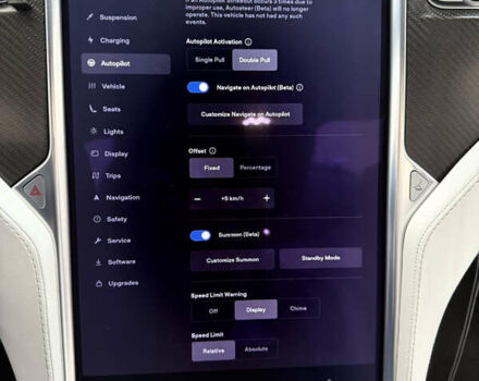 Черный Тесла Модель Х, объемом двигателя 0 л и пробегом 112 тыс. км за 37700 $, фото 65 на Automoto.ua