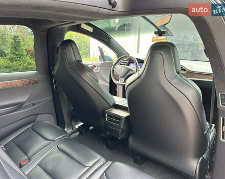 Черный Тесла Модель Х, объемом двигателя 0 л и пробегом 219 тыс. км за 24900 $, фото 7 на Automoto.ua