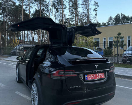 Черный Тесла Модель Х, объемом двигателя 0 л и пробегом 194 тыс. км за 19999 $, фото 24 на Automoto.ua