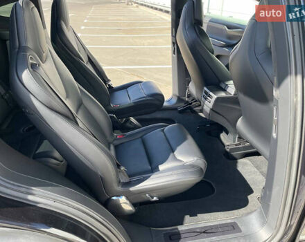 Черный Тесла Модель Х, объемом двигателя 0 л и пробегом 118 тыс. км за 33000 $, фото 37 на Automoto.ua