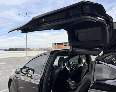 Черный Тесла Модель Х, объемом двигателя 0 л и пробегом 103 тыс. км за 34999 $, фото 6 на Automoto.ua