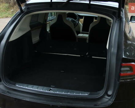 Чорний Тесла Модель Х, об'ємом двигуна 0 л та пробігом 125 тис. км за 27000 $, фото 31 на Automoto.ua