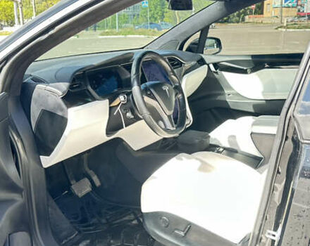 Черный Тесла Модель Х, объемом двигателя 0 л и пробегом 300 тыс. км за 29999 $, фото 1 на Automoto.ua