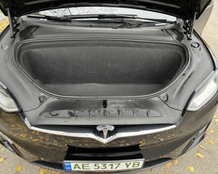 Черный Тесла Модель Х, объемом двигателя 0 л и пробегом 94 тыс. км за 25999 $, фото 15 на Automoto.ua