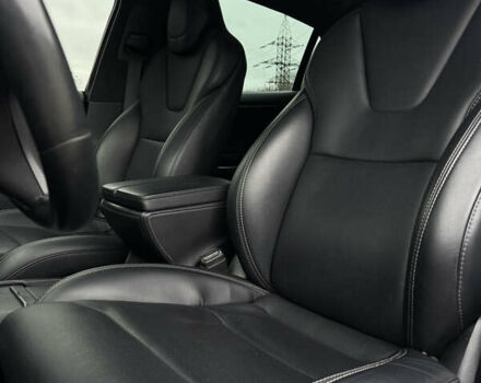 Черный Тесла Модель Х, объемом двигателя 0 л и пробегом 67 тыс. км за 26799 $, фото 11 на Automoto.ua