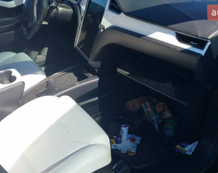 Черный Тесла Модель Х, объемом двигателя 0 л и пробегом 170 тыс. км за 17999 $, фото 4 на Automoto.ua