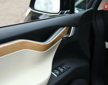 Чорний Тесла Модель Х, об'ємом двигуна 0 л та пробігом 125 тис. км за 27000 $, фото 36 на Automoto.ua