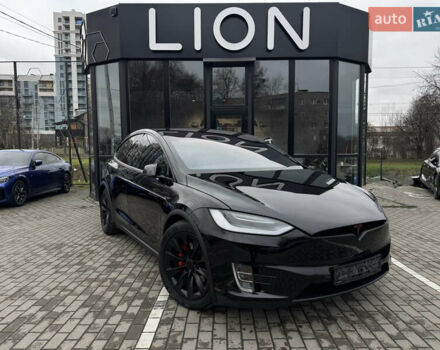 Черный Тесла Модель Х, объемом двигателя 0 л и пробегом 67 тыс. км за 26799 $, фото 2 на Automoto.ua