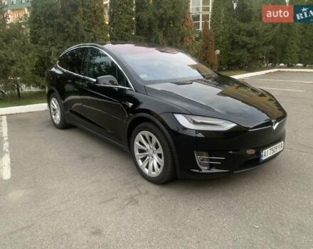 Черный Тесла Модель Х, объемом двигателя 0 л и пробегом 93 тыс. км за 28900 $, фото 5 на Automoto.ua