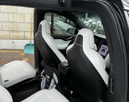 Чорний Тесла Модель Х, об'ємом двигуна 0 л та пробігом 33 тис. км за 30800 $, фото 14 на Automoto.ua