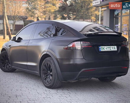 Черный Тесла Модель Х, объемом двигателя 0 л и пробегом 104 тыс. км за 34500 $, фото 2 на Automoto.ua