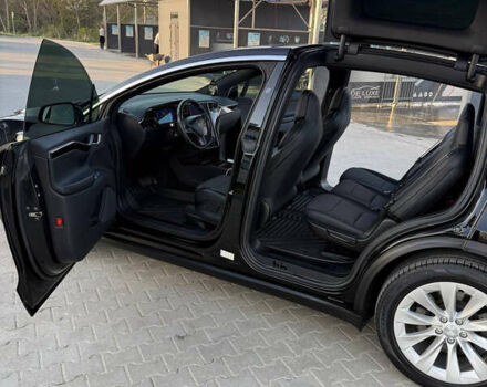 Черный Тесла Модель Х, объемом двигателя 0 л и пробегом 63 тыс. км за 28000 $, фото 9 на Automoto.ua