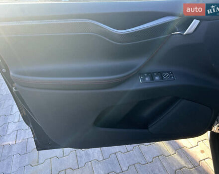 Черный Тесла Модель Х, объемом двигателя 0.2 л и пробегом 150 тыс. км за 37500 $, фото 13 на Automoto.ua