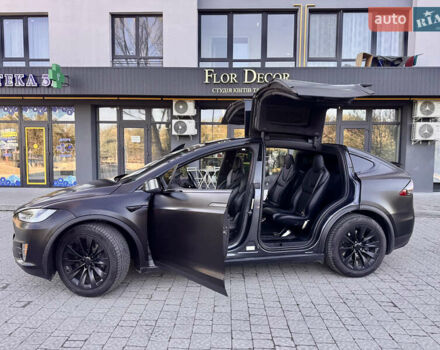 Черный Тесла Модель Х, объемом двигателя 0 л и пробегом 104 тыс. км за 34500 $, фото 14 на Automoto.ua