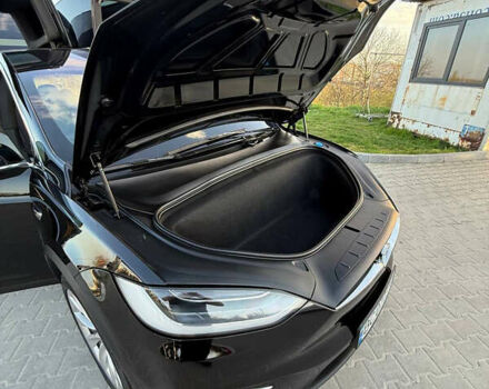 Черный Тесла Модель Х, объемом двигателя 0 л и пробегом 63 тыс. км за 28000 $, фото 24 на Automoto.ua