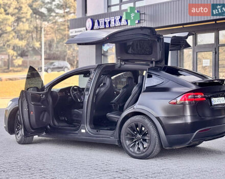 Черный Тесла Модель Х, объемом двигателя 0 л и пробегом 104 тыс. км за 34500 $, фото 6 на Automoto.ua