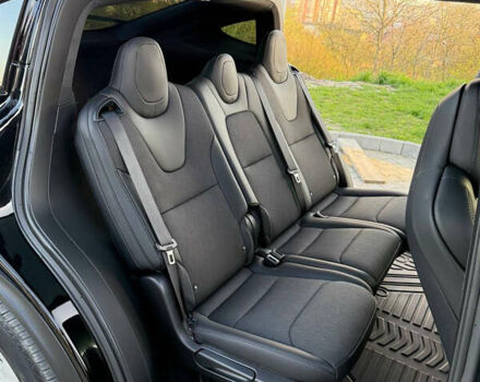 Черный Тесла Модель Х, объемом двигателя 0 л и пробегом 63 тыс. км за 28000 $, фото 12 на Automoto.ua