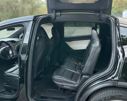 Черный Тесла Модель Х, объемом двигателя 0 л и пробегом 78 тыс. км за 31000 $, фото 8 на Automoto.ua