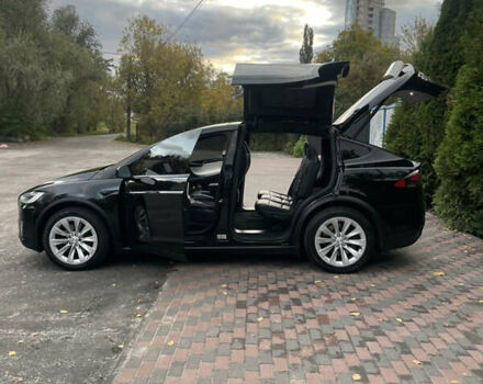Черный Тесла Модель Х, объемом двигателя 0 л и пробегом 78 тыс. км за 31000 $, фото 3 на Automoto.ua