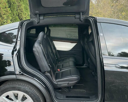 Черный Тесла Модель Х, объемом двигателя 0 л и пробегом 78 тыс. км за 31000 $, фото 15 на Automoto.ua