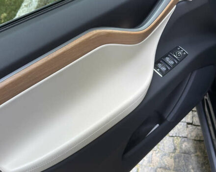 Черный Тесла Модель Х, объемом двигателя 0 л и пробегом 81 тыс. км за 36500 $, фото 21 на Automoto.ua