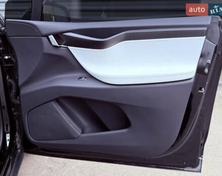 Черный Тесла Модель Х, объемом двигателя 0 л и пробегом 78 тыс. км за 34990 $, фото 42 на Automoto.ua