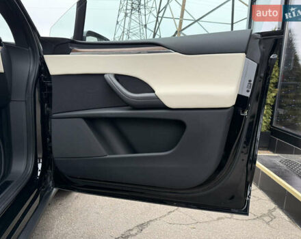 Чорний Тесла Модель Х, об'ємом двигуна 0 л та пробігом 15 тис. км за 42500 $, фото 22 на Automoto.ua