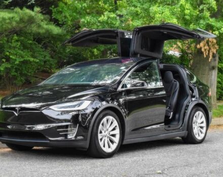 Чорний Тесла Модель Х, об'ємом двигуна 0 л та пробігом 50 тис. км за 32000 $, фото 1 на Automoto.ua