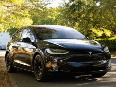 Черный Тесла Модель Х, объемом двигателя 0 л и пробегом 50 тыс. км за 9500 $, фото 1 на Automoto.ua