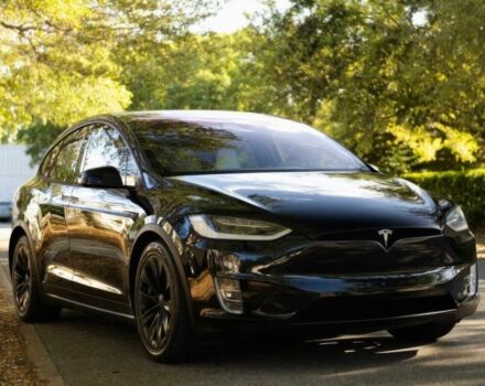 Черный Тесла Модель Х, объемом двигателя 0 л и пробегом 50 тыс. км за 9500 $, фото 1 на Automoto.ua