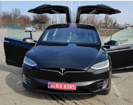 Черный Тесла Модель Х, объемом двигателя 0 л и пробегом 118 тыс. км за 32000 $, фото 1 на Automoto.ua